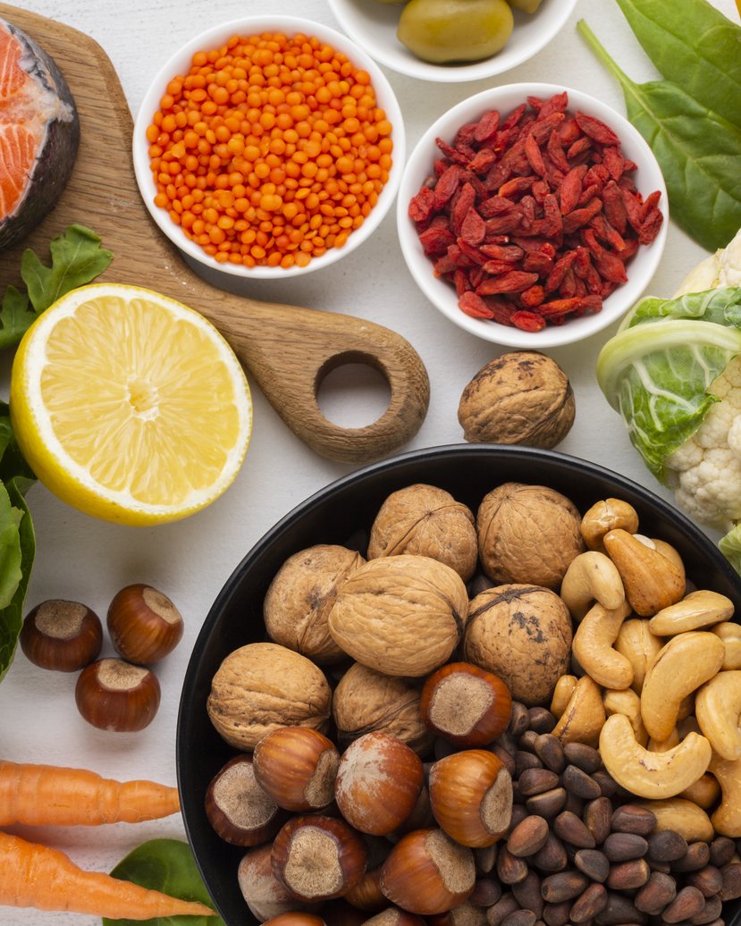 Magnesium-rich foods: salmon, lentils, nuts and leafy greens